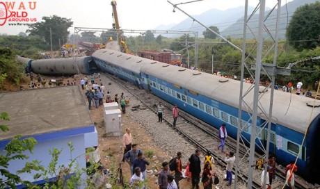 7 dead, several injured after train derails in India