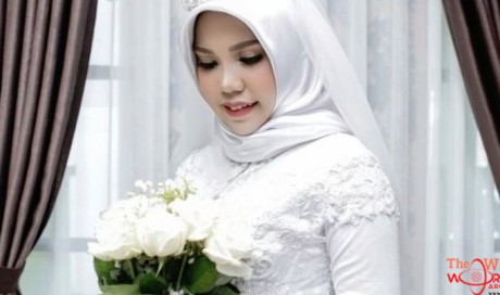 Lion Air crash: Victim's fiancée takes wedding photos alone