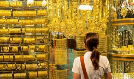 Dubai gold price edge lower, will it drop further?
