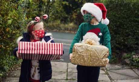 Covid Christmas rules: UK leaders urge caution over household mixing