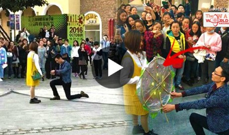 A Chinese Man Used A Funeral Bouquet To Propose To A Girl And This Is Her Reaction!