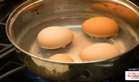 ADD BAKING SODA WHEN YOU COOK EGGS – THE REASON IS GENIUS!