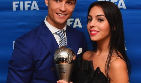 Ronaldo’s girlfriend Georgina Rodriguez sparks further pregnancy rumours after posting Instagram snap at the doctors