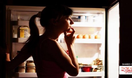 Having Your Dinner Late At Night Causes Weight Gain: Fact Or Myth?