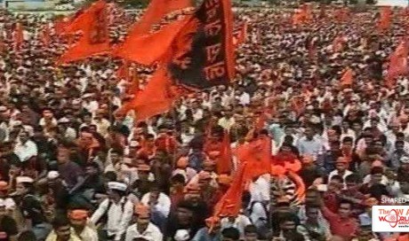 Mumbai: Approximately 800,000 Protesters Bring The Rail And Road Network To A Stand Still