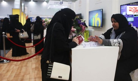 Saudi scholar: Women need not wear abaya robes