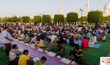 What the Ramdan Iftar at Sheikh Zayed Mosque looks like
