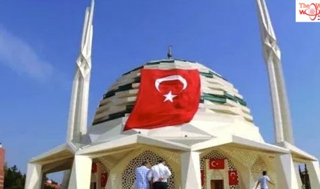 China demands all mosques to raise national flag
