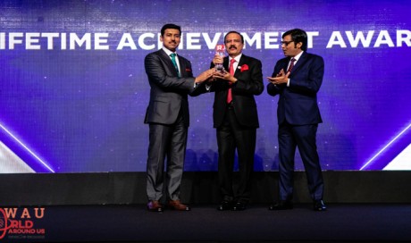 Dr. Azad Moopen receives Lifetime Achievement Award at the Gulf Indian Leadership Summit 2018