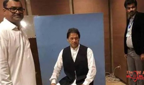 Imran Khan borrows waistcoat from National Assembly employee for official photo