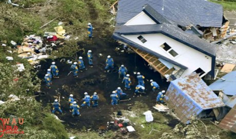 Toll from Japan quake rises to 18 as hopes fade for survivors