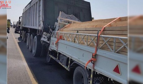 Man killed in 2-truck collision in UAE
