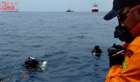Lion Air plane crash: Indonesian investigators focus on retrieving black boxes