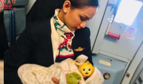 Philippines Airline flight attendant breastfed stranger's hungry baby mid-flight