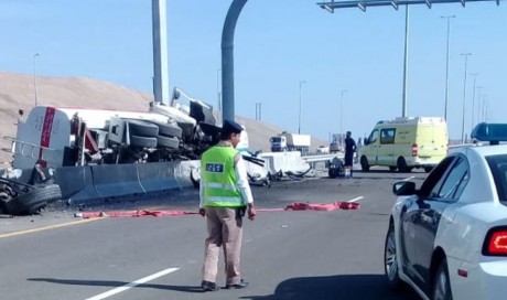 Oil leak due to accident in Oman, motorists exercise caution