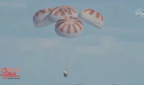 SpaceX capsule splashes back to Earth