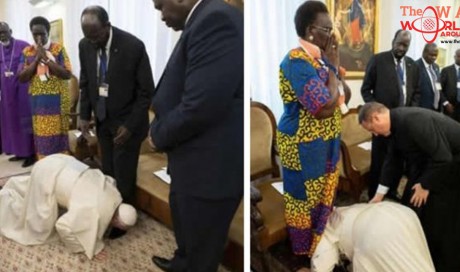Pope Francis knelt and kisses feet of South Sudan's leaders 'to encourage peace'