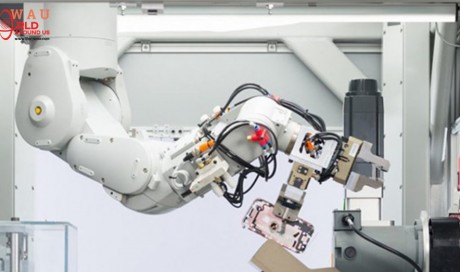 Apple robot can disassemble 200 iPhones per hour