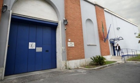 ‘We’ll be back’: Italy prison escapees promise to return in 15 days